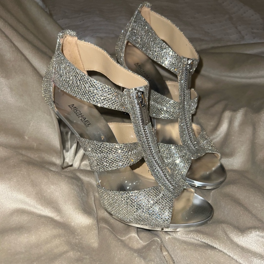 Michael Kors Silver Sparkle Shimmer Prom 4 inch Heels, NEW no box, size 7, 37 EU